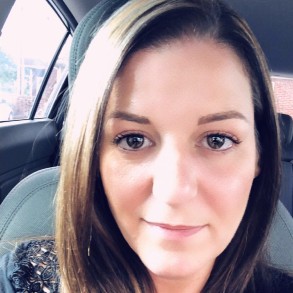 Meet your Posher, Angela